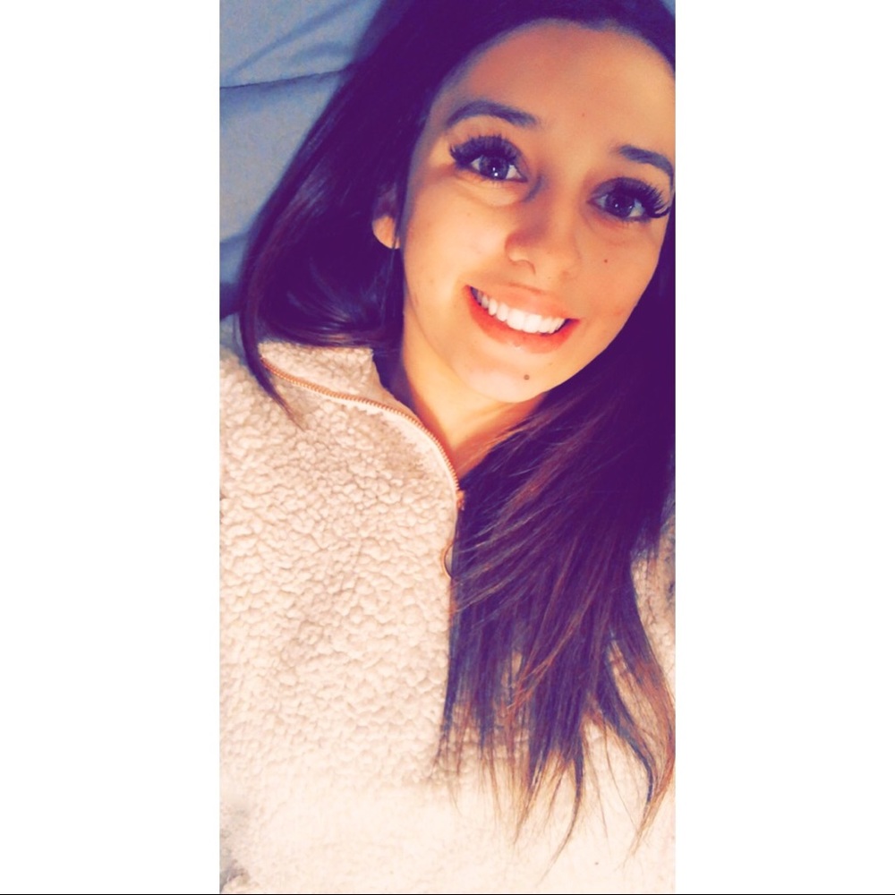 Meet your Posher, Candace